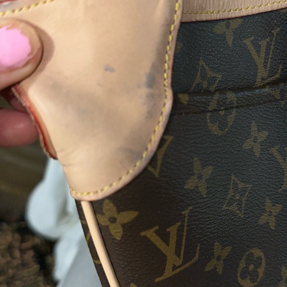 Louis Vuitton Brown Monogram Crossbody Bag - Picture 16 of 16
